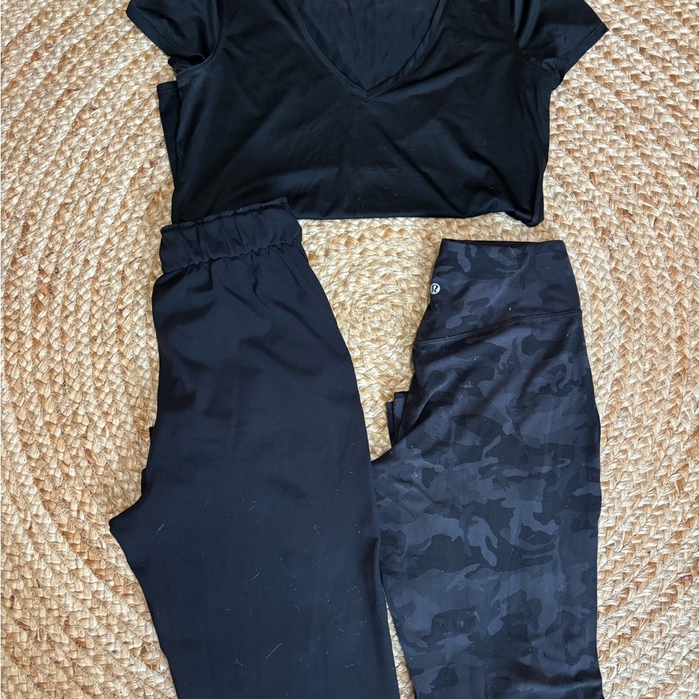 BUNDLE- Lululemon - Two Jogger Pants & Work Out Top